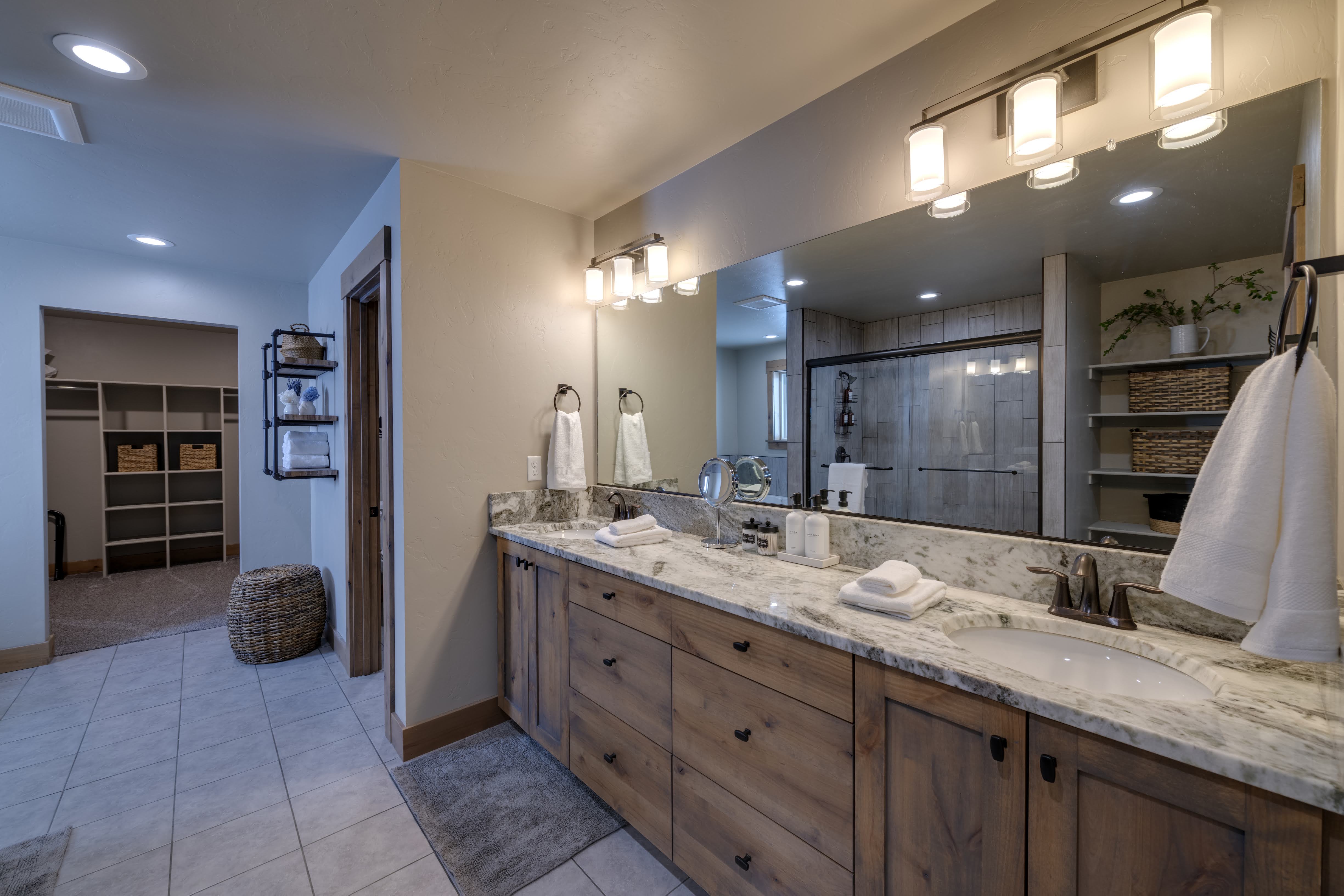 jackson hole & teton valley real estate and airbnb photographer